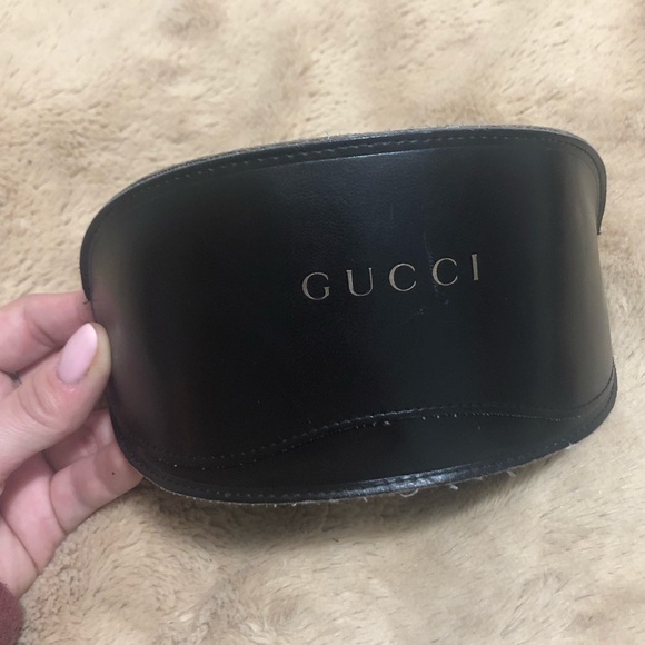 Gucci Sunglasses with Genuine Leather Case - Picture 7 of 7
